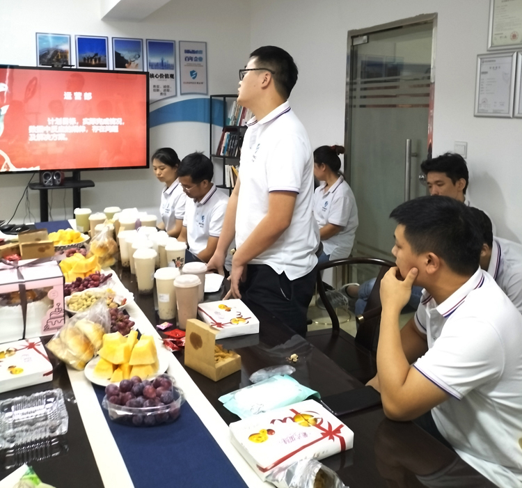 斯必得科技召开9月份总结会暨生日会